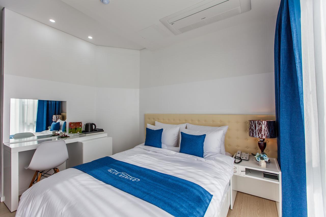 บลูสปริง บูทิก โฮเต็ล Hotel เมืองเชจู ภายนอก รูปภาพ