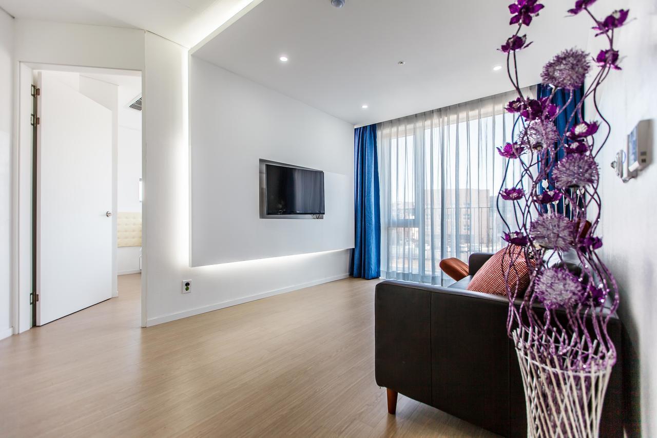 บลูสปริง บูทิก โฮเต็ล Hotel เมืองเชจู ภายนอก รูปภาพ
