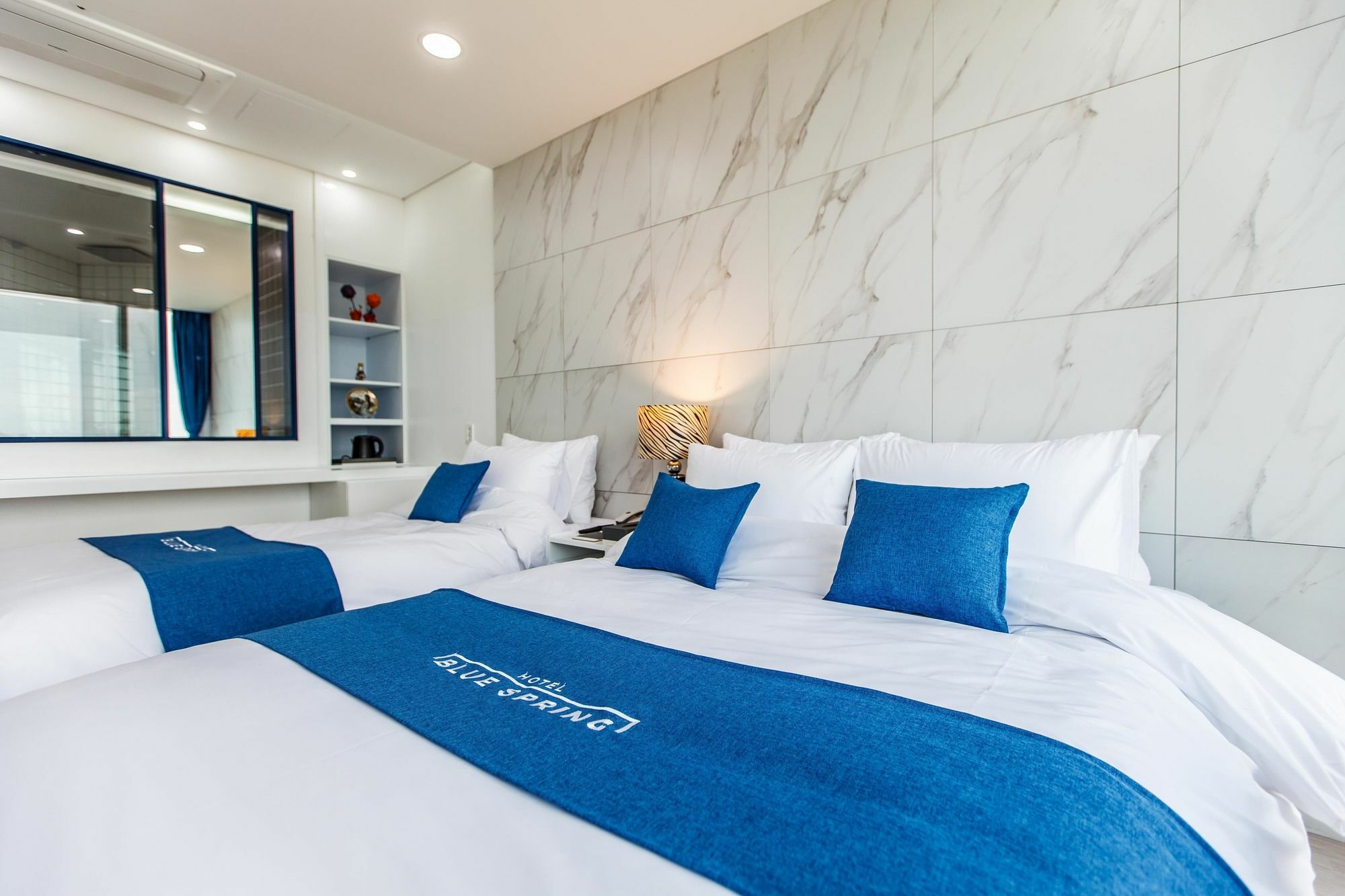 บลูสปริง บูทิก โฮเต็ล Hotel เมืองเชจู ภายนอก รูปภาพ